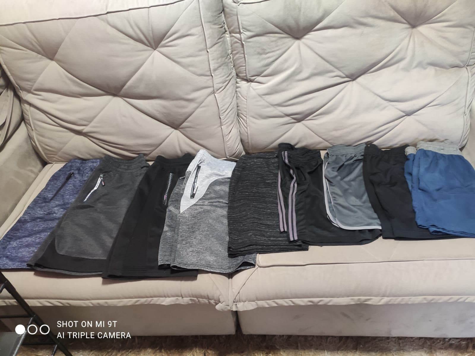 Lindas bermudas,10,00cada. Lembrando que vc terá 15%de desconto em cada uma.