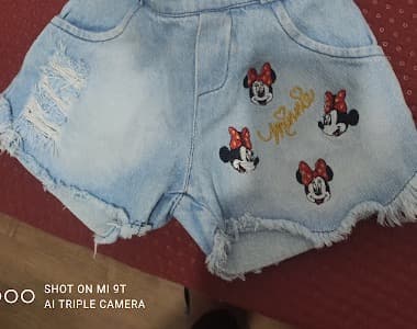 Shortinho jeans da Minnie